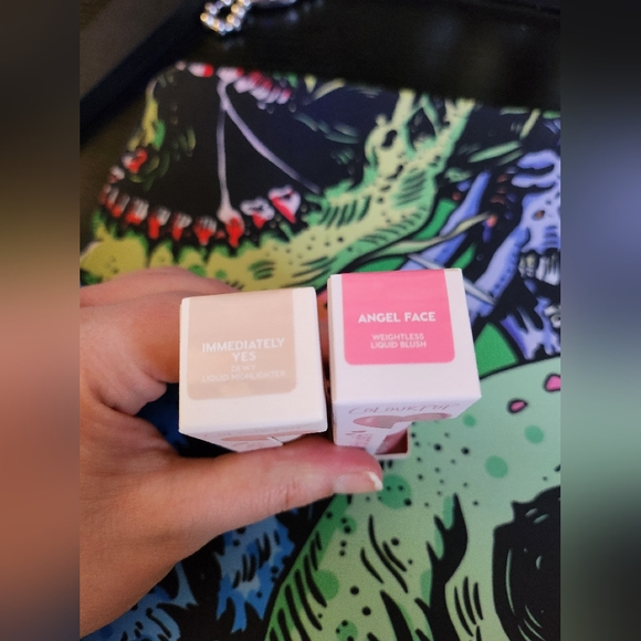 Colourpop face bundle. - Picture 2 of 2